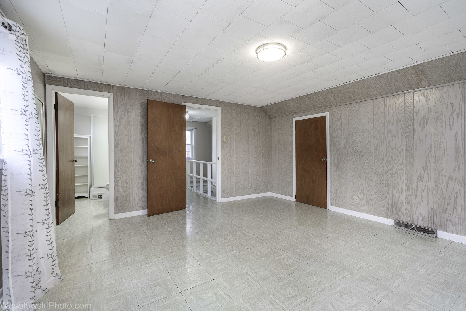 5944 W Foster Avenue, Chicago, IL 60630