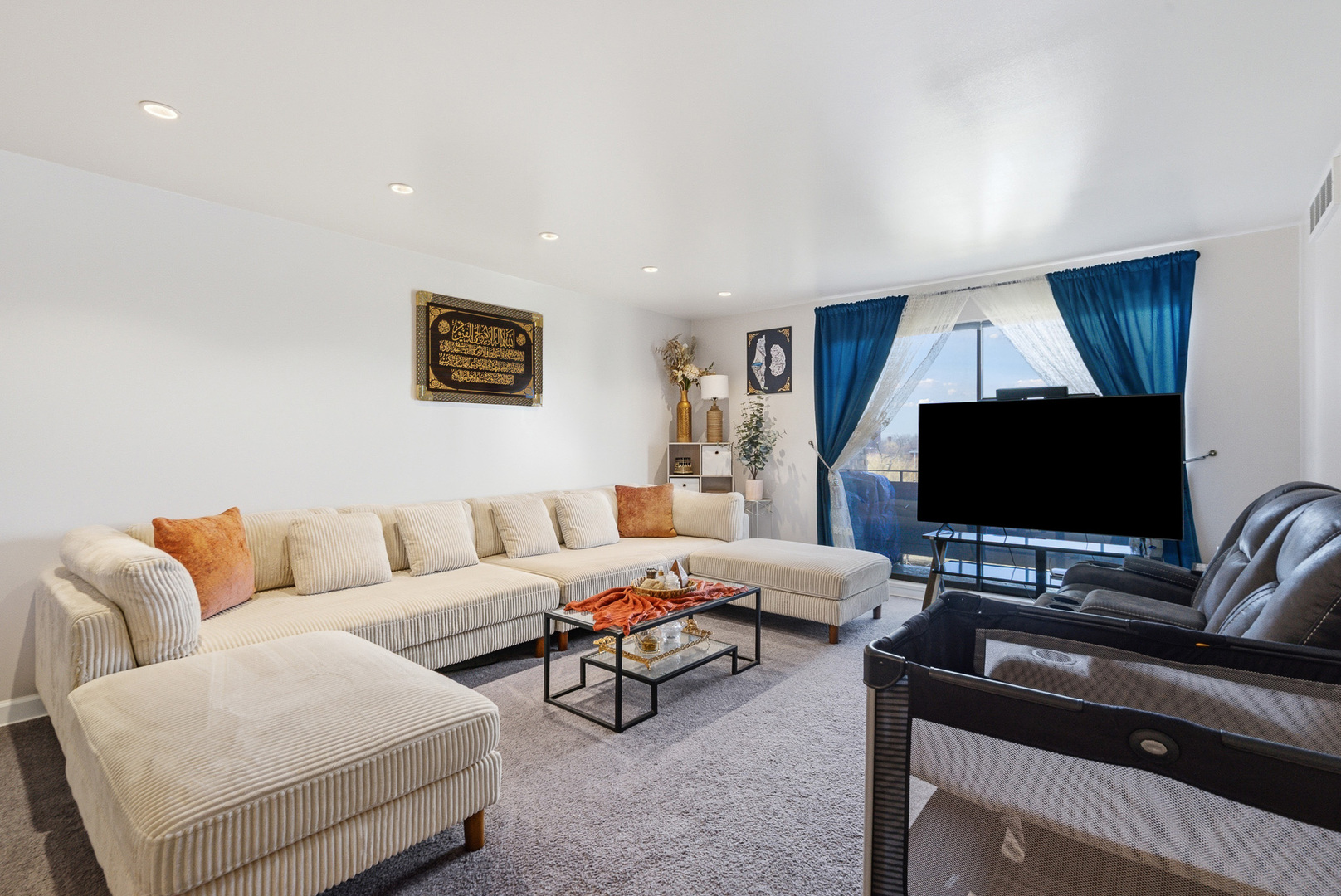 720 Wellington Avenue #405, Elk Grove Village, IL 60007