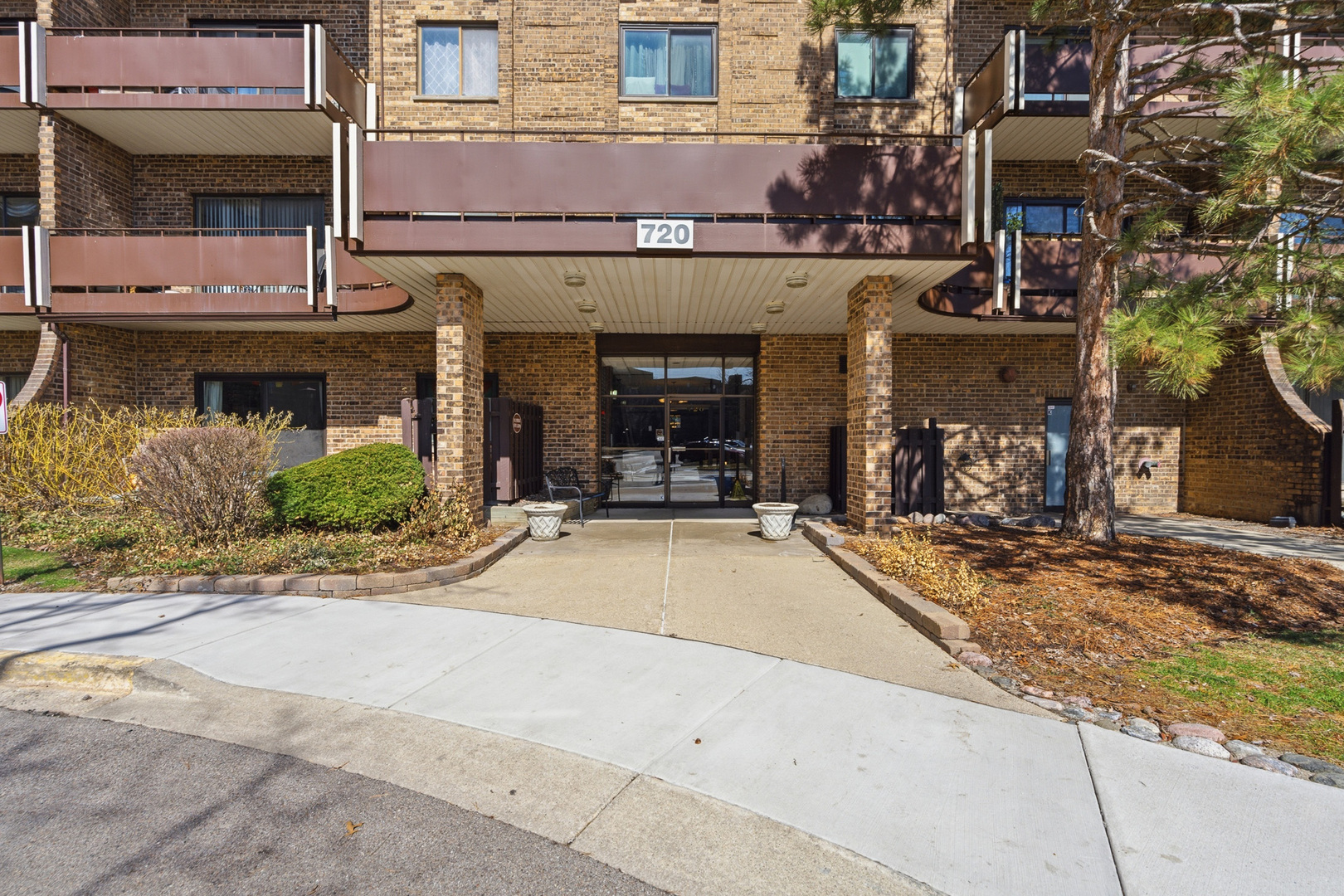 720 Wellington Avenue #405, Elk Grove Village, IL 60007
