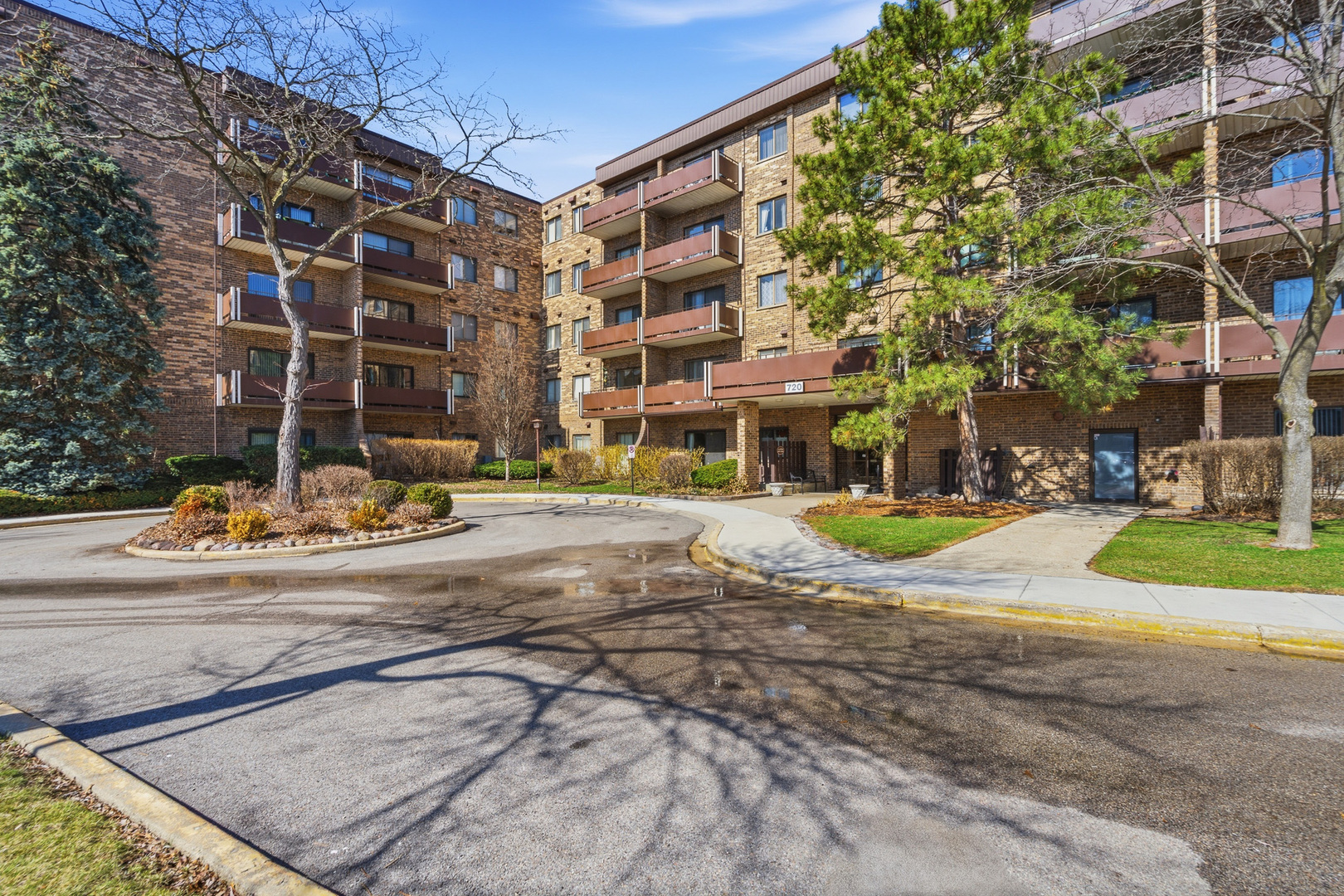 720 Wellington Avenue #405, Elk Grove Village, IL 60007