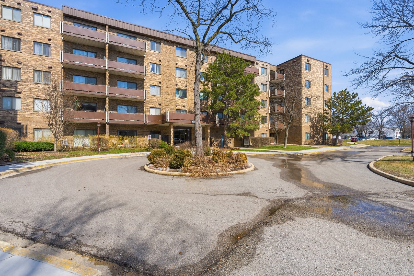 720 Wellington Avenue #405, Elk Grove Village, IL 60007
