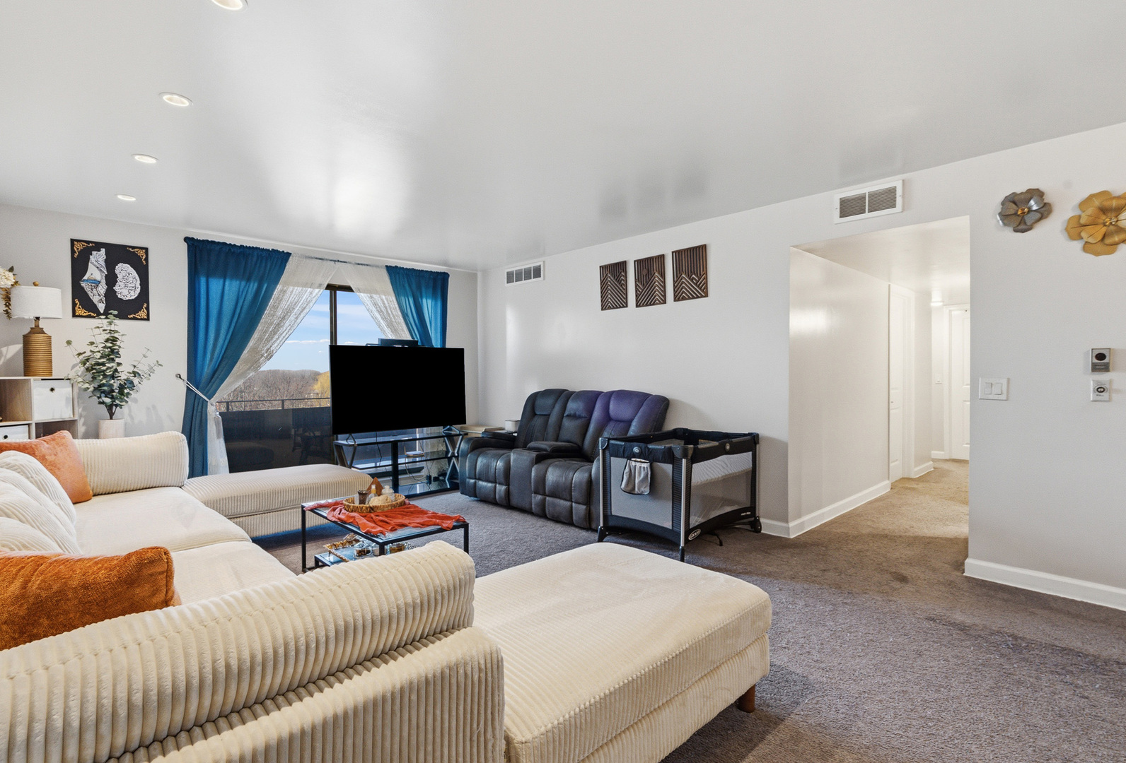 720 Wellington Avenue #405, Elk Grove Village, IL 60007