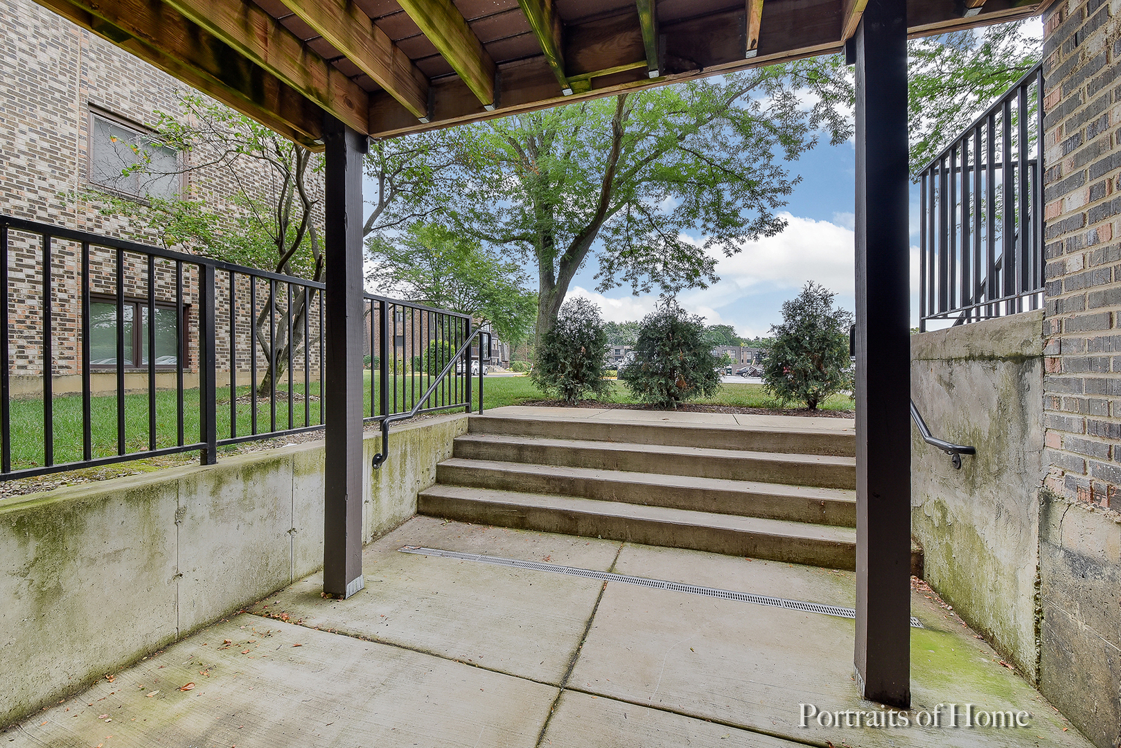 1462 Stonebridge Circle #F4, Wheaton, IL 60189