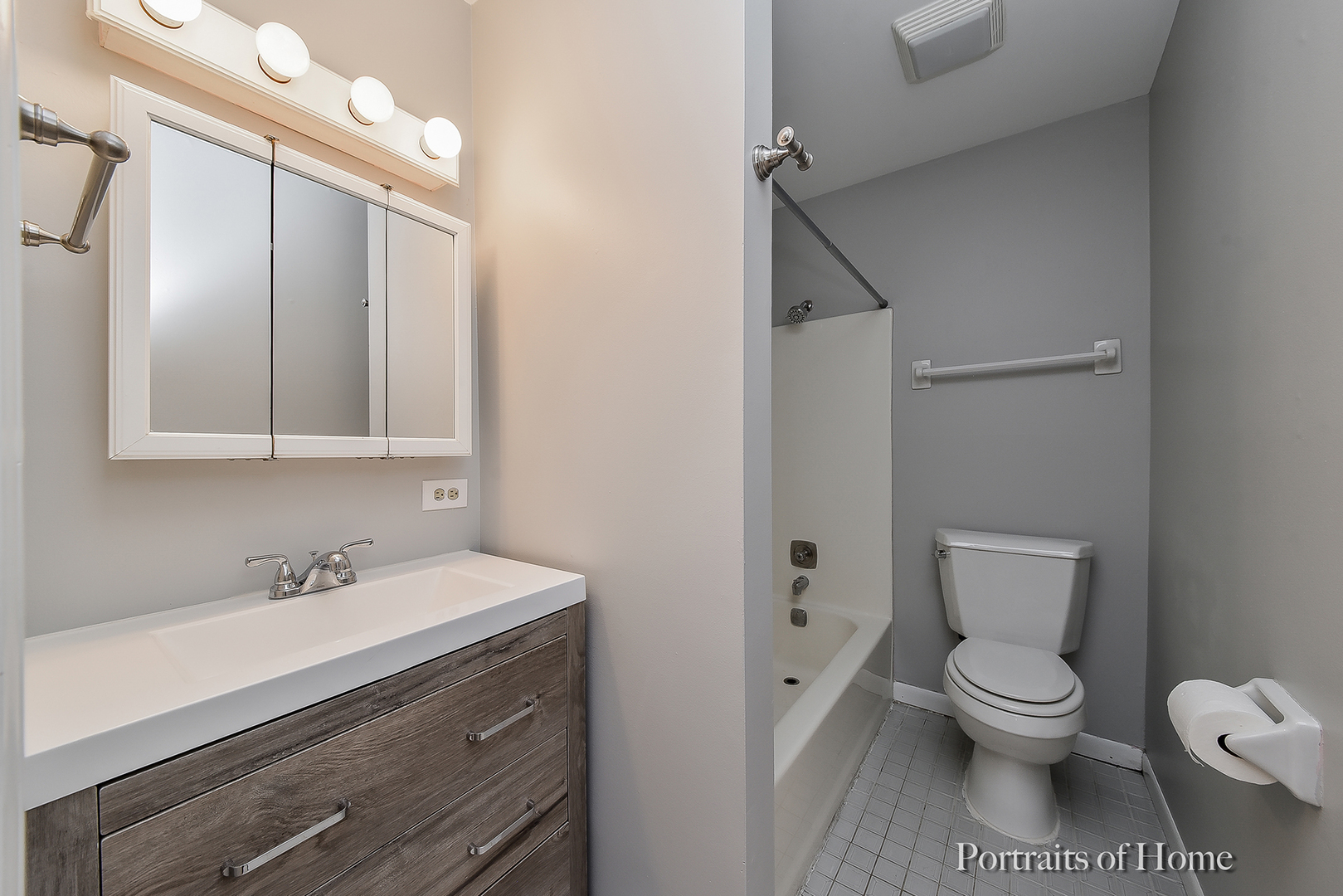 1462 Stonebridge Circle #F4, Wheaton, IL 60189