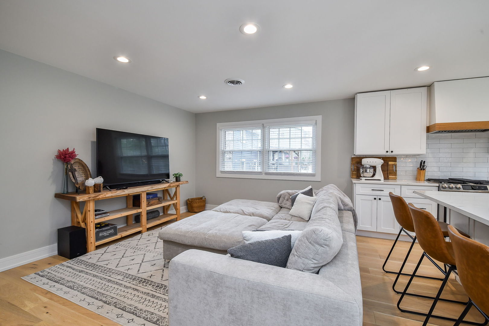 3N556 Woodland Avenue, West Chicago, IL 60185