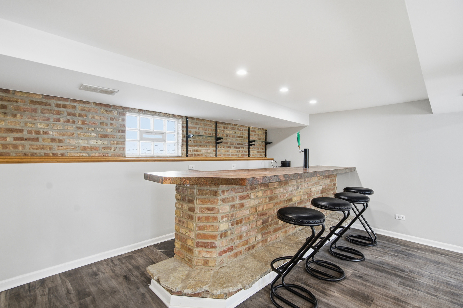 2929 N 74th Court, Elmwood Park, IL 60707