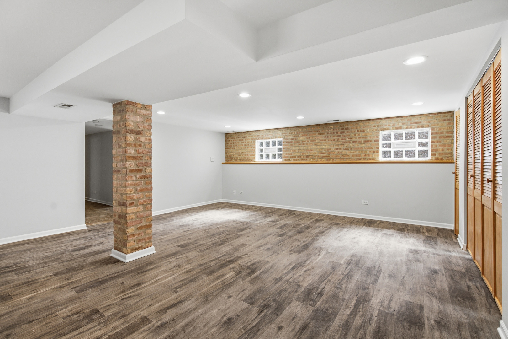 2929 N 74th Court, Elmwood Park, IL 60707