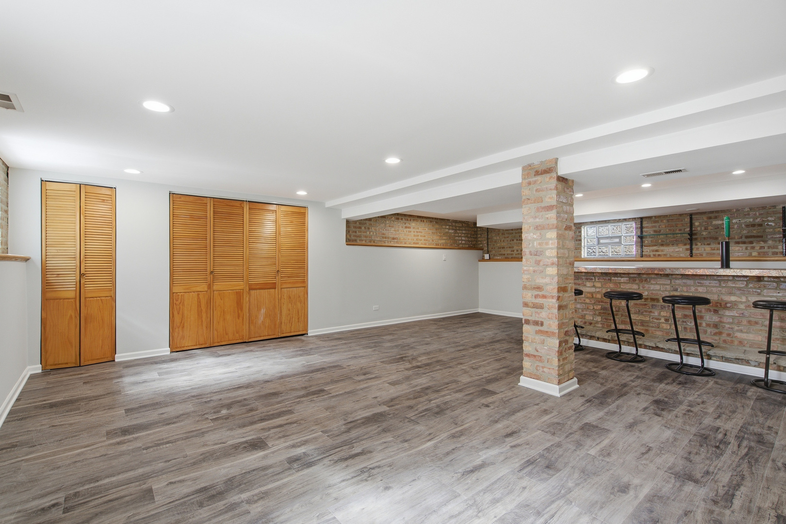 2929 N 74th Court, Elmwood Park, IL 60707