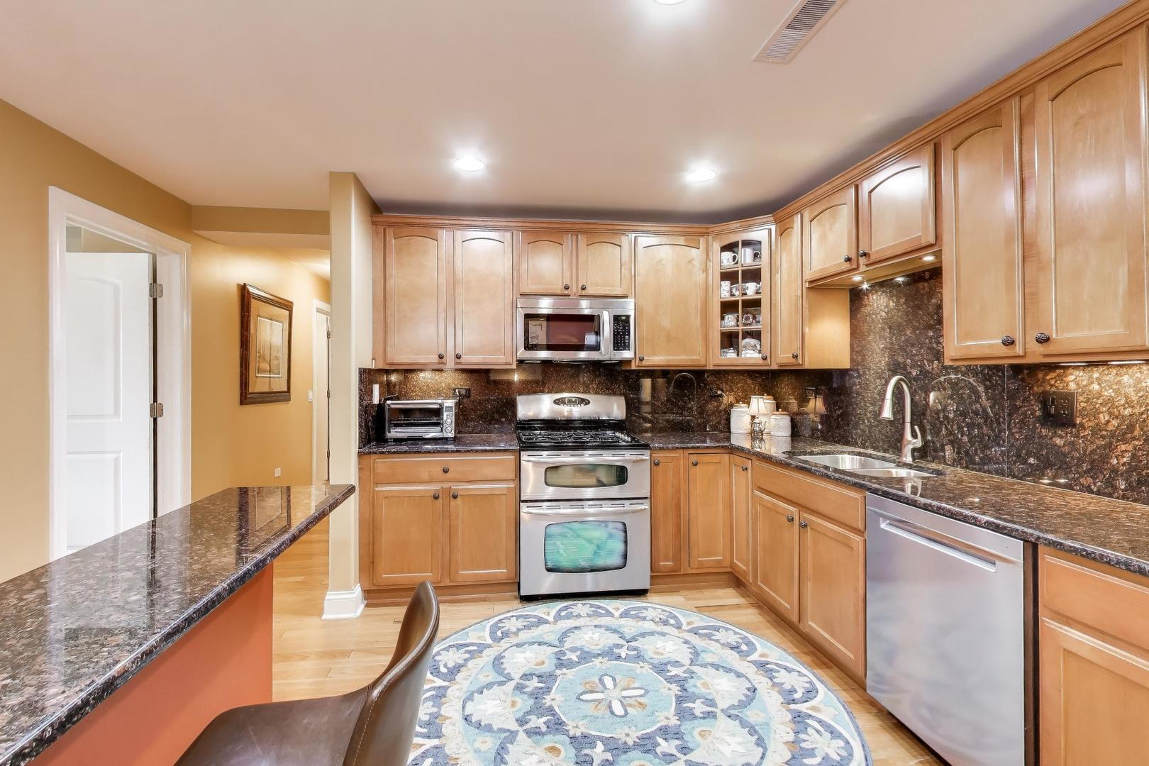 1200 N Foxdale Drive #100, Addison, IL 60101