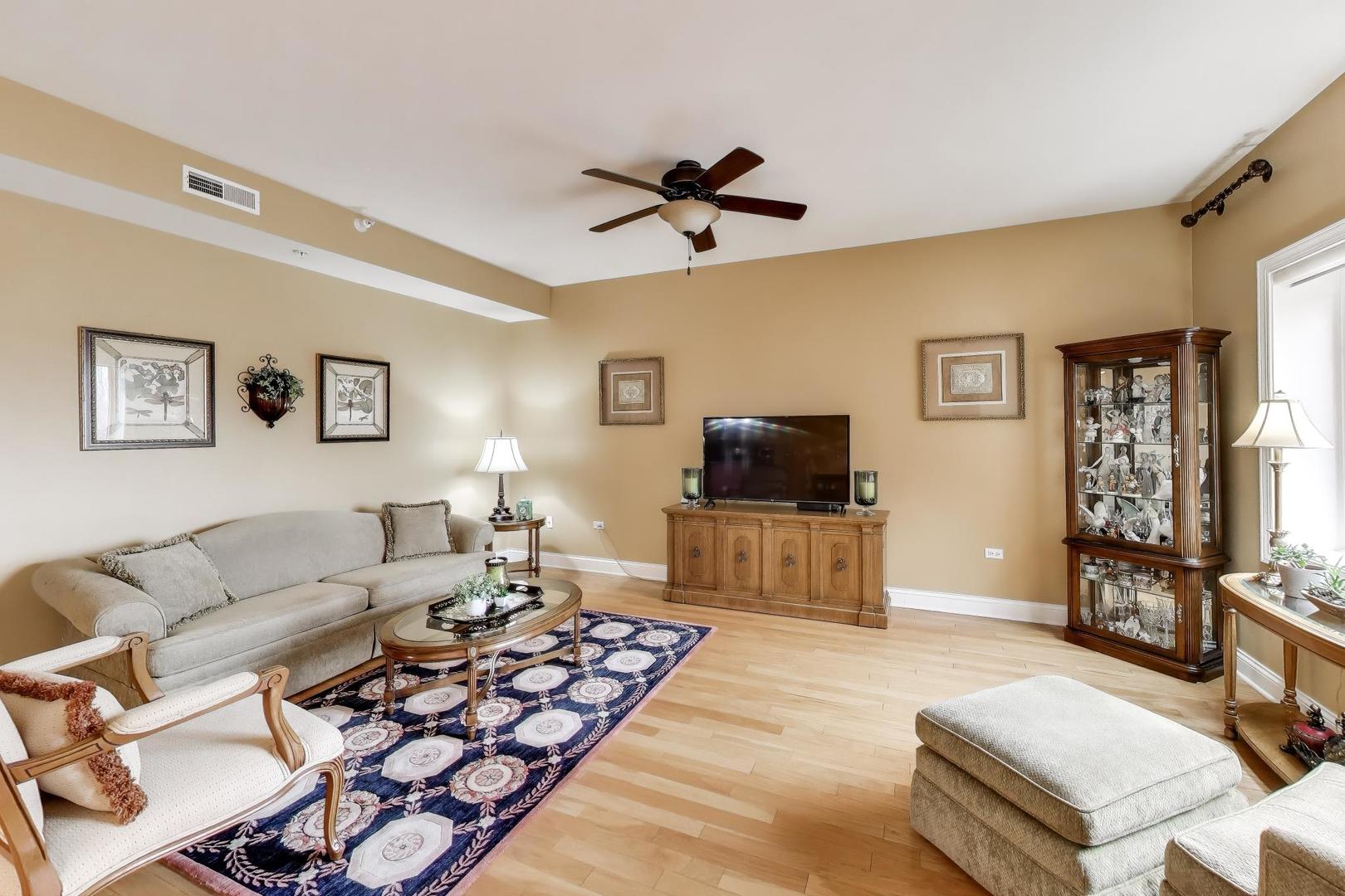 1200 N Foxdale Drive #100, Addison, IL 60101