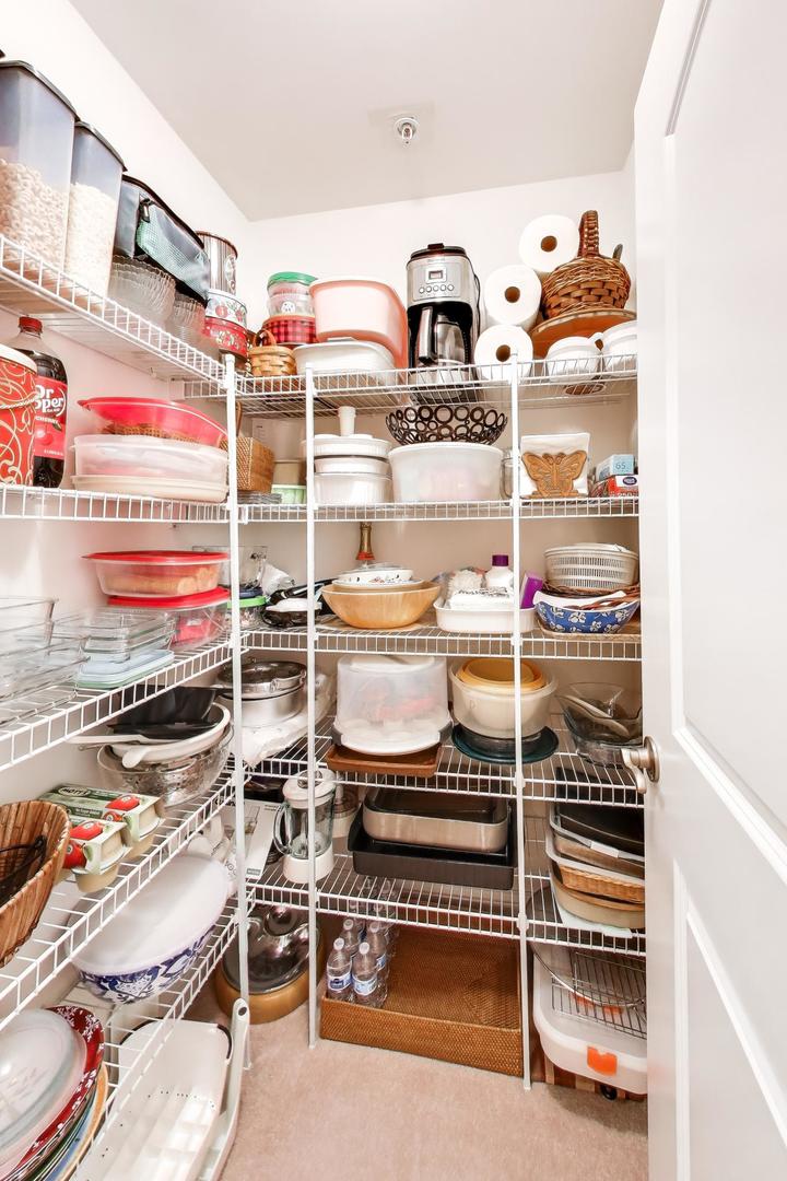 1200 N Foxdale Drive #100, Addison, IL 60101