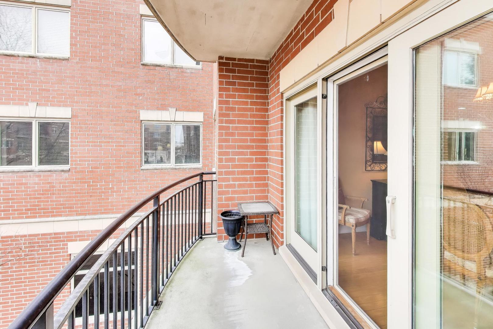 1200 N Foxdale Drive #100, Addison, IL 60101