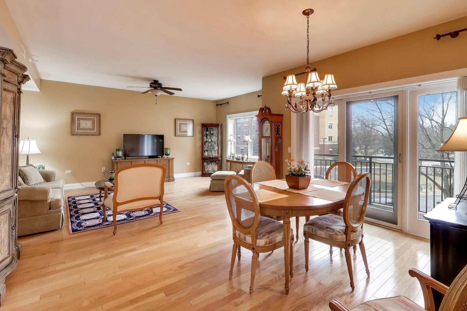 1200 N Foxdale Drive #100, Addison, IL 60101