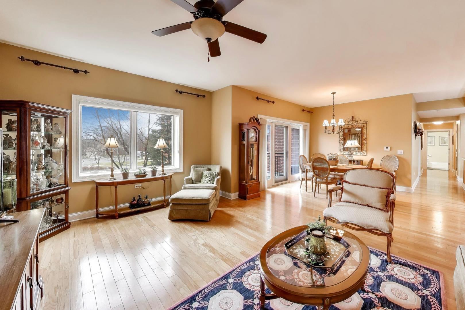 1200 N Foxdale Drive #100, Addison, IL 60101