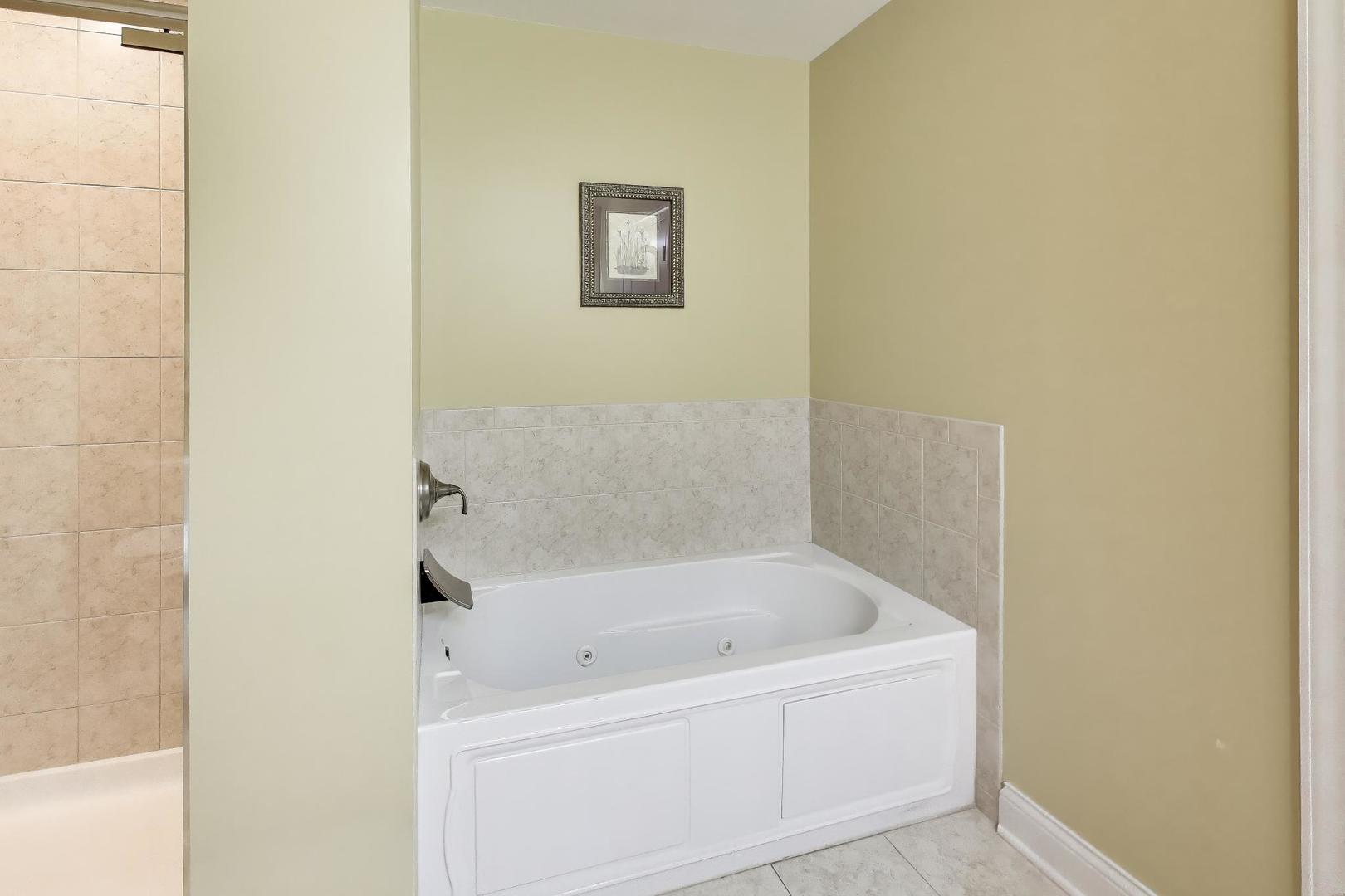 1200 N Foxdale Drive #100, Addison, IL 60101