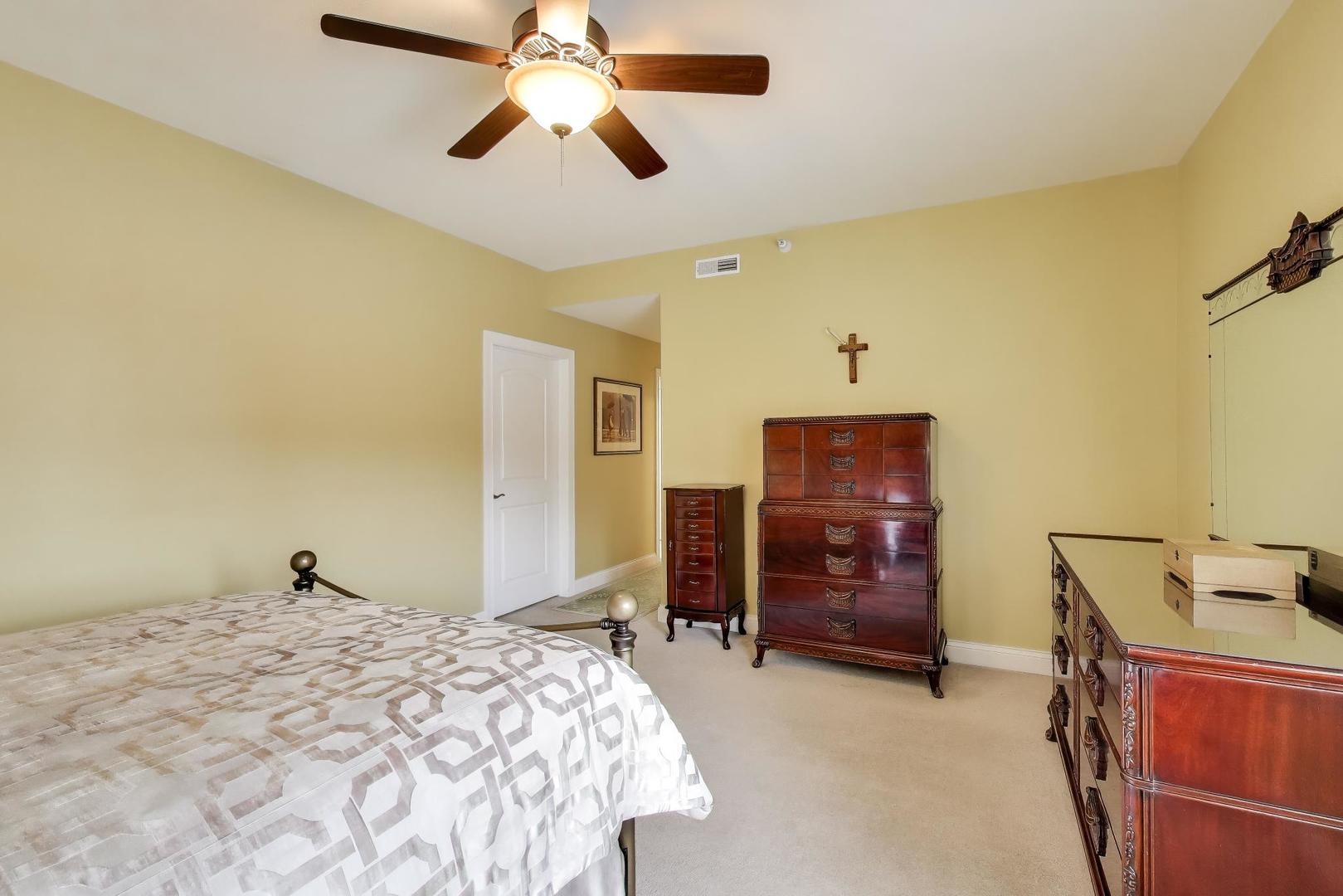 1200 N Foxdale Drive #100, Addison, IL 60101