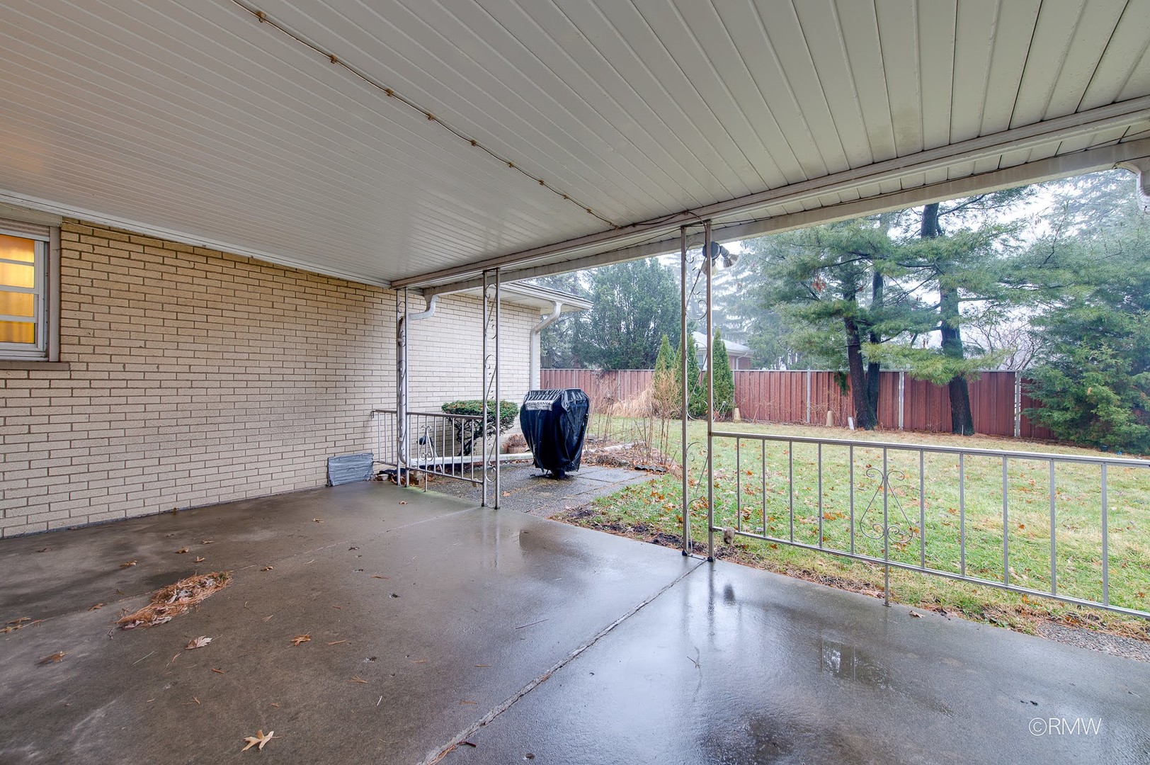 910 S Robert Drive, Mount Prospect, IL 60056