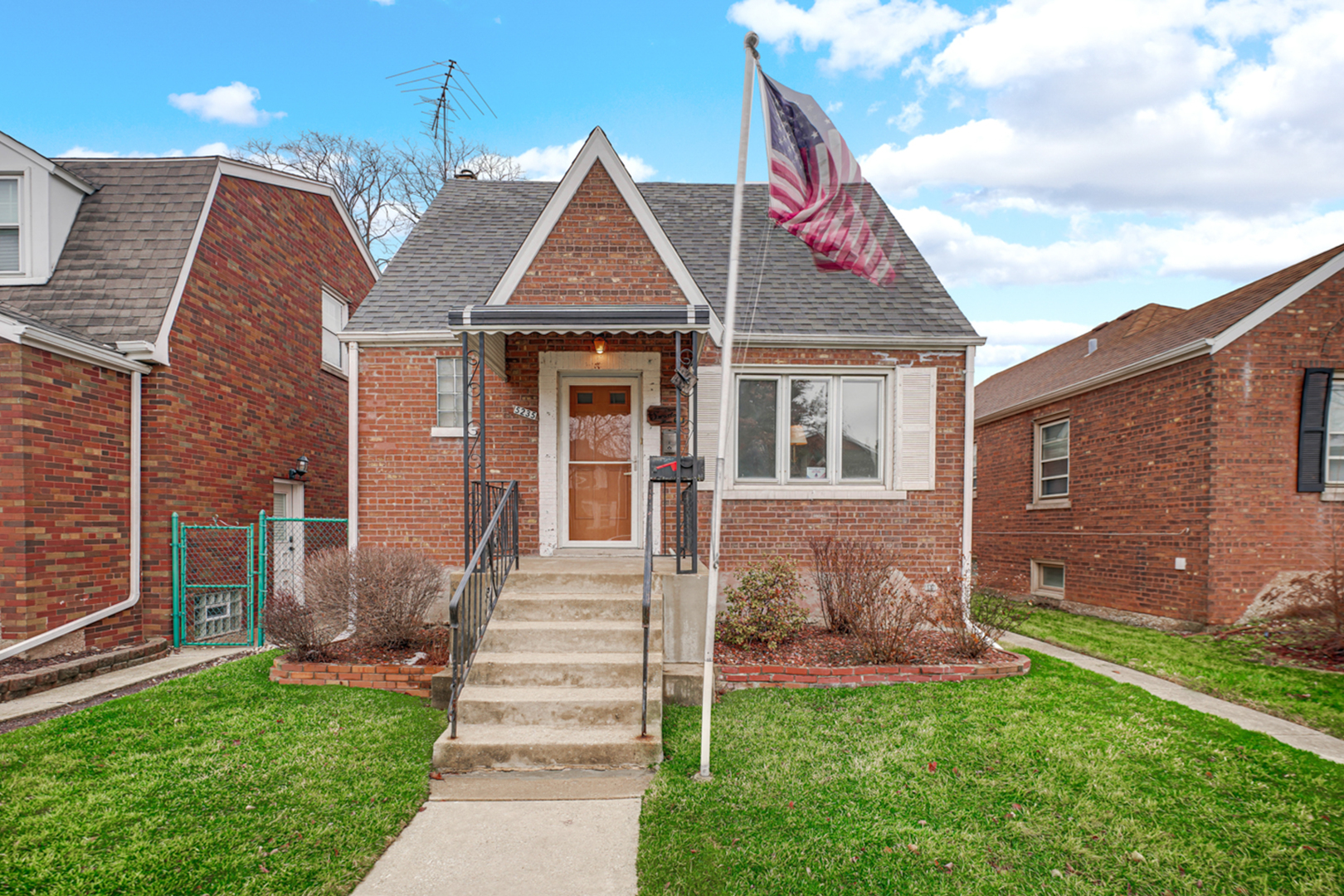 5235 S Monitor Avenue, Chicago, IL 60638