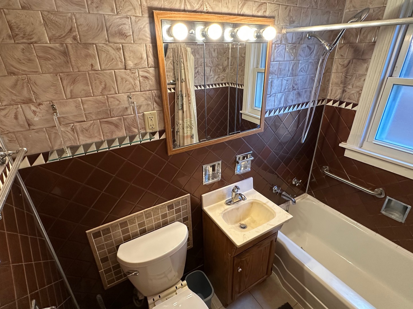 5235 S Monitor Avenue, Chicago, IL 60638