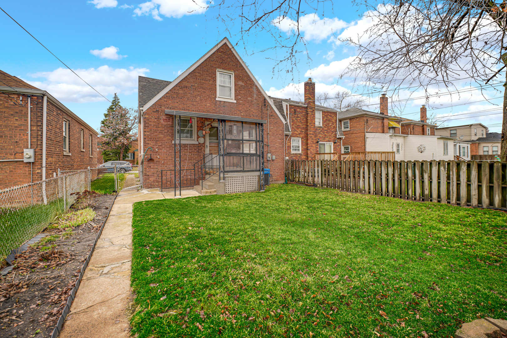 5235 S Monitor Avenue, Chicago, IL 60638