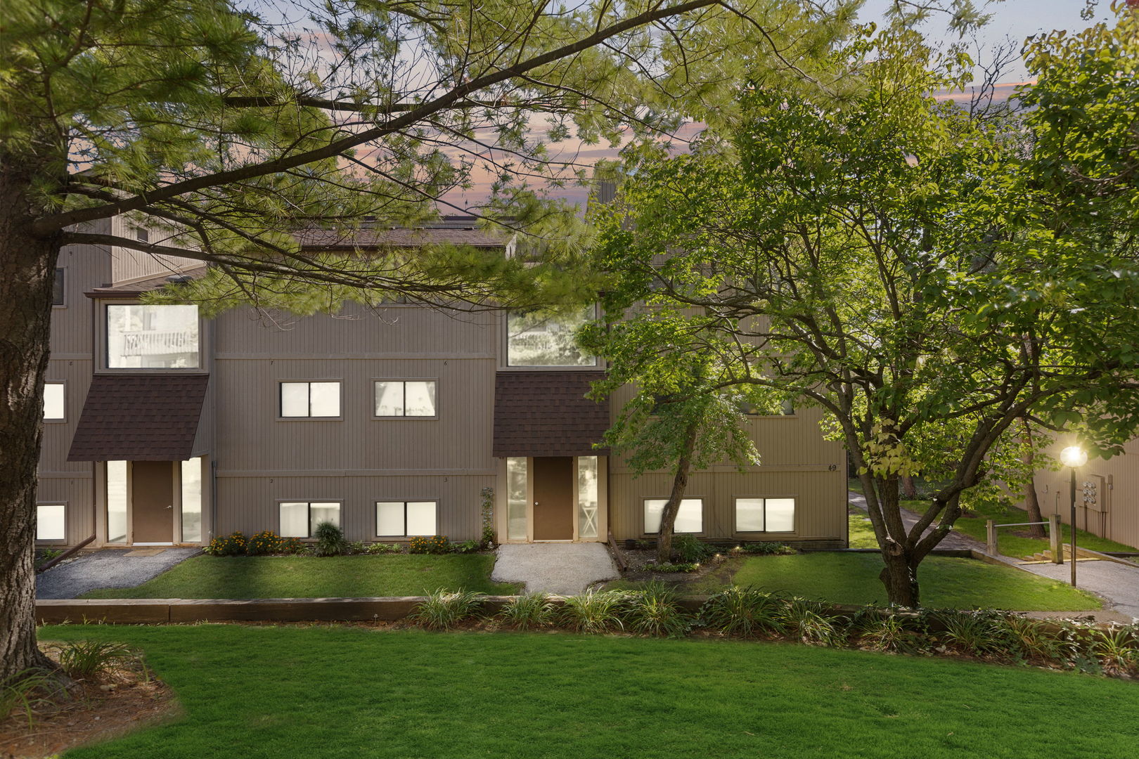 49 Oak Hill Colony #12, Fox Lake, IL 60020