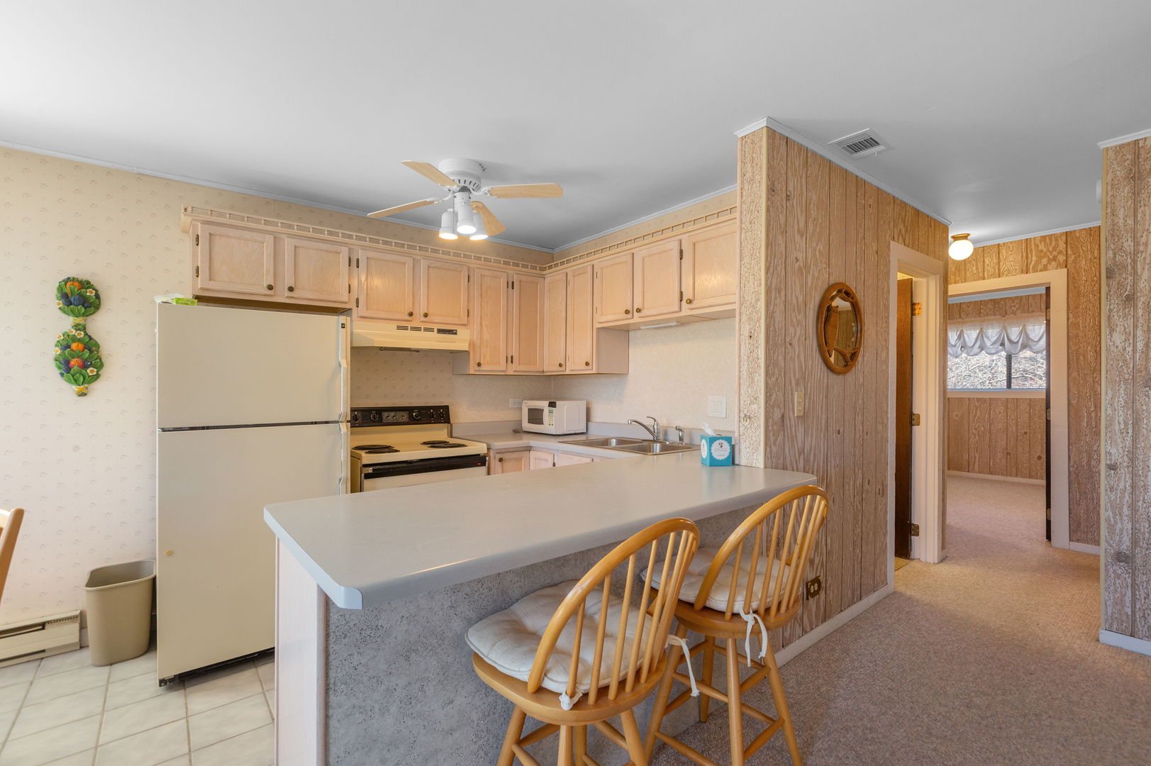 49 Oak Hill Colony #12, Fox Lake, IL 60020