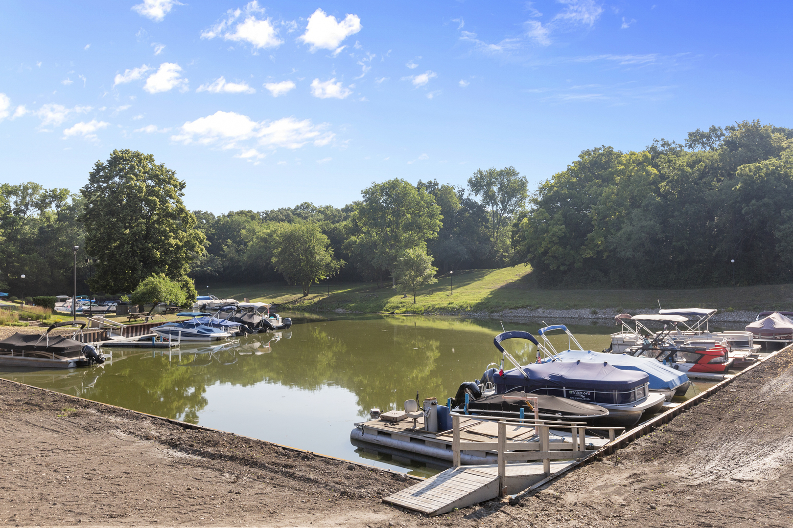 49 Oak Hill Colony #12, Fox Lake, IL 60020