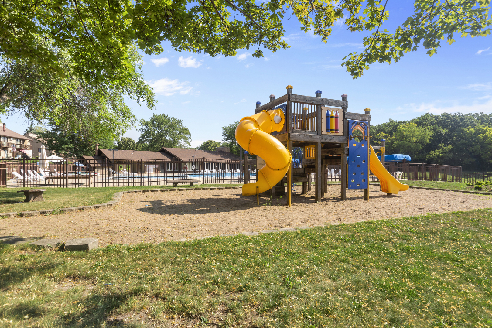 49 Oak Hill Colony #12, Fox Lake, IL 60020