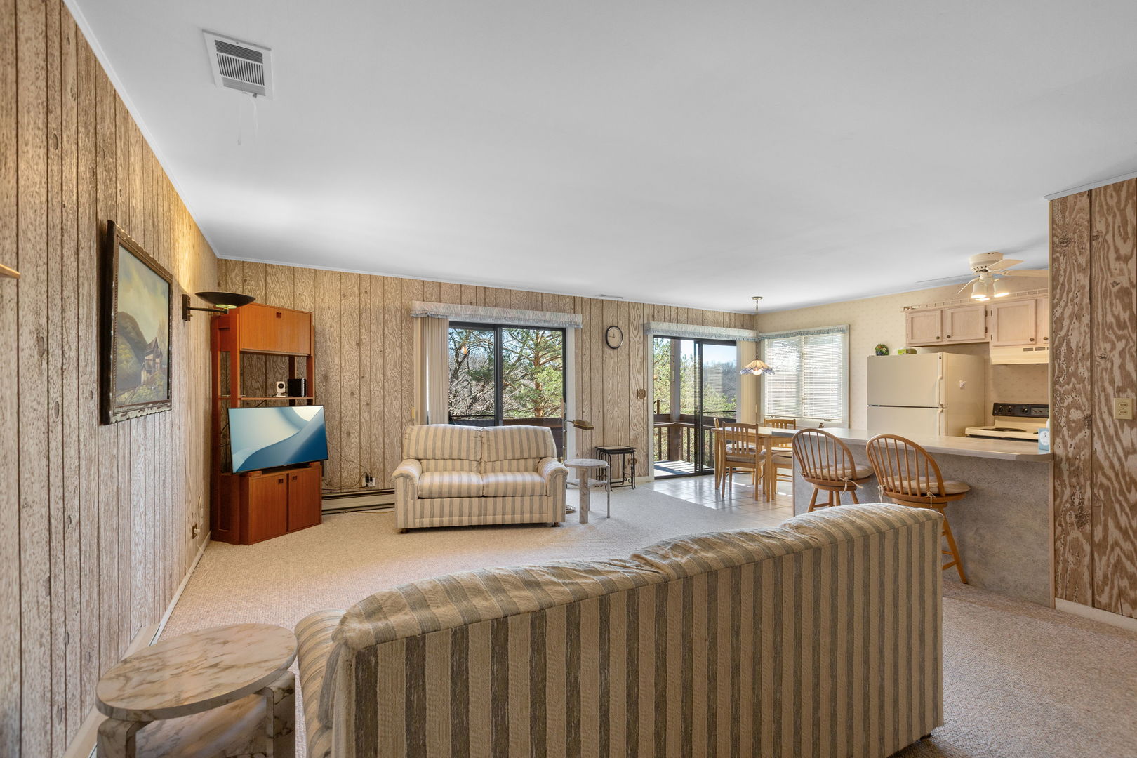 49 Oak Hill Colony #12, Fox Lake, IL 60020