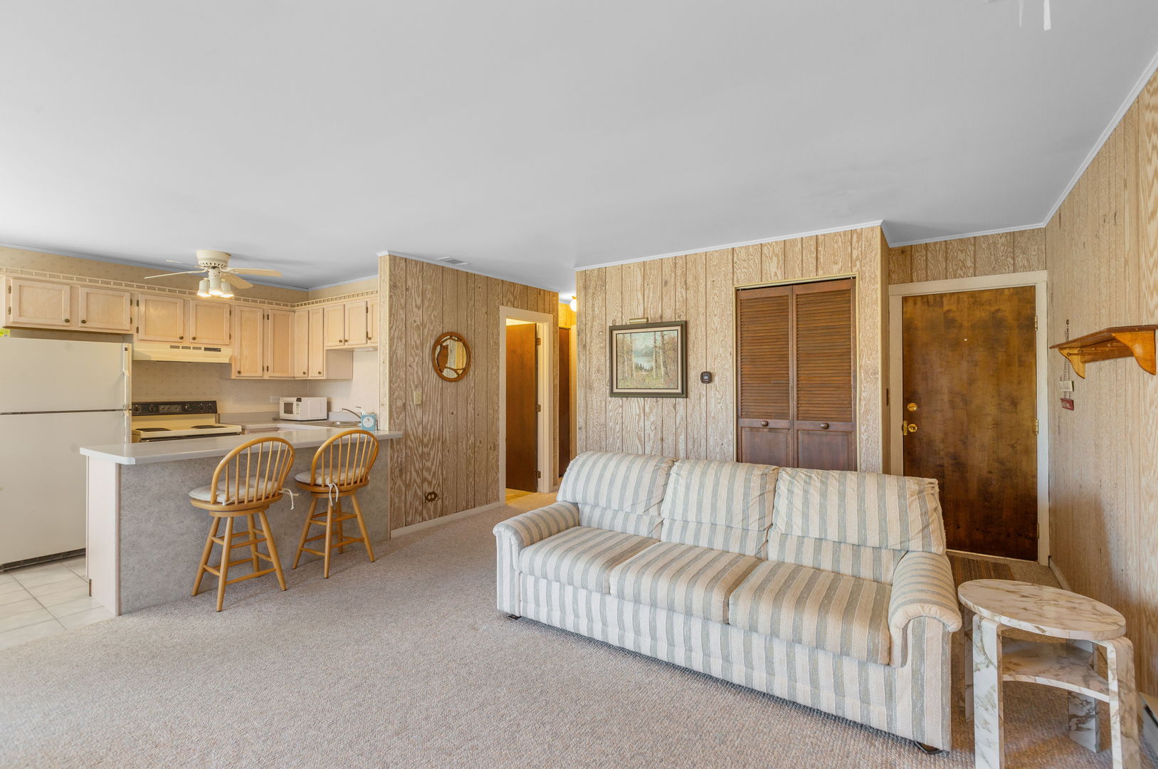 49 Oak Hill Colony #12, Fox Lake, IL 60020