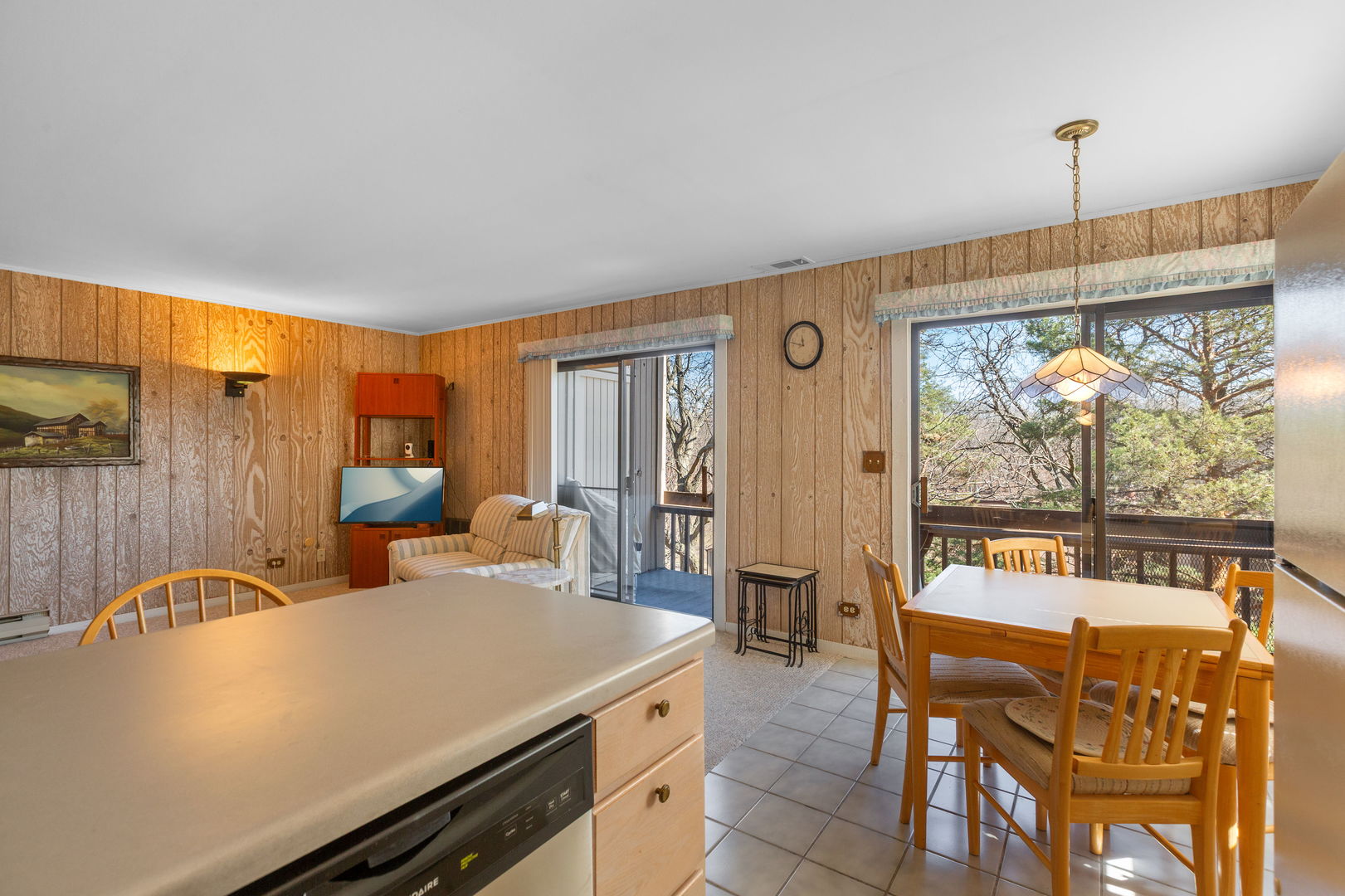 49 Oak Hill Colony #12, Fox Lake, IL 60020