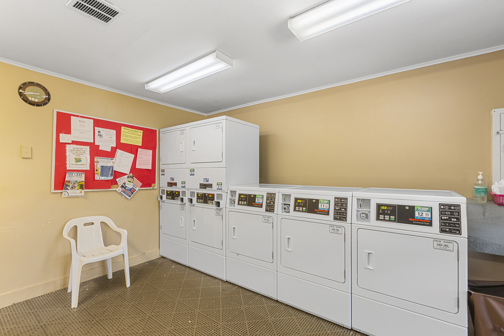 49 Oak Hill Colony #12, Fox Lake, IL 60020