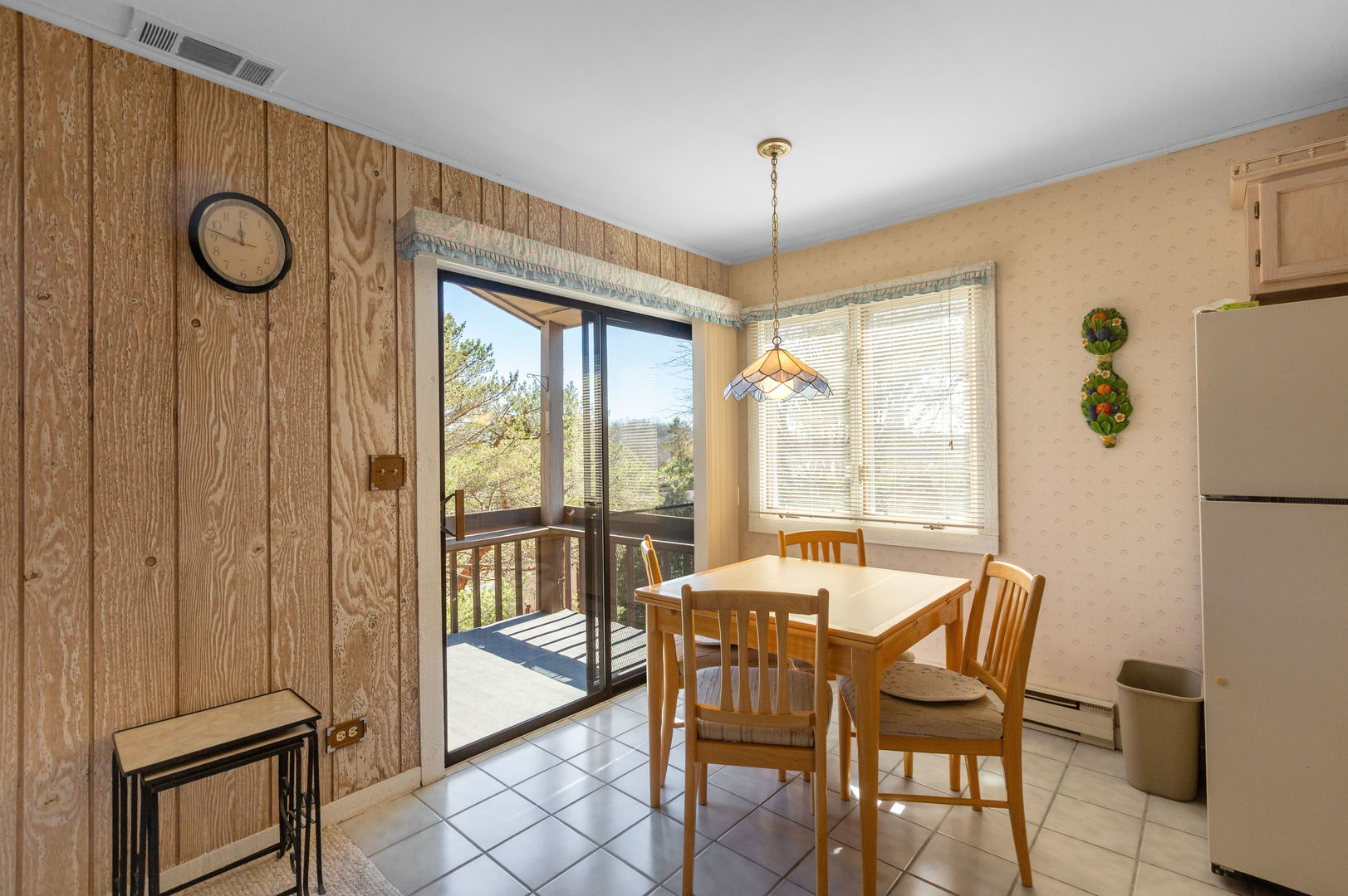 49 Oak Hill Colony #12, Fox Lake, IL 60020