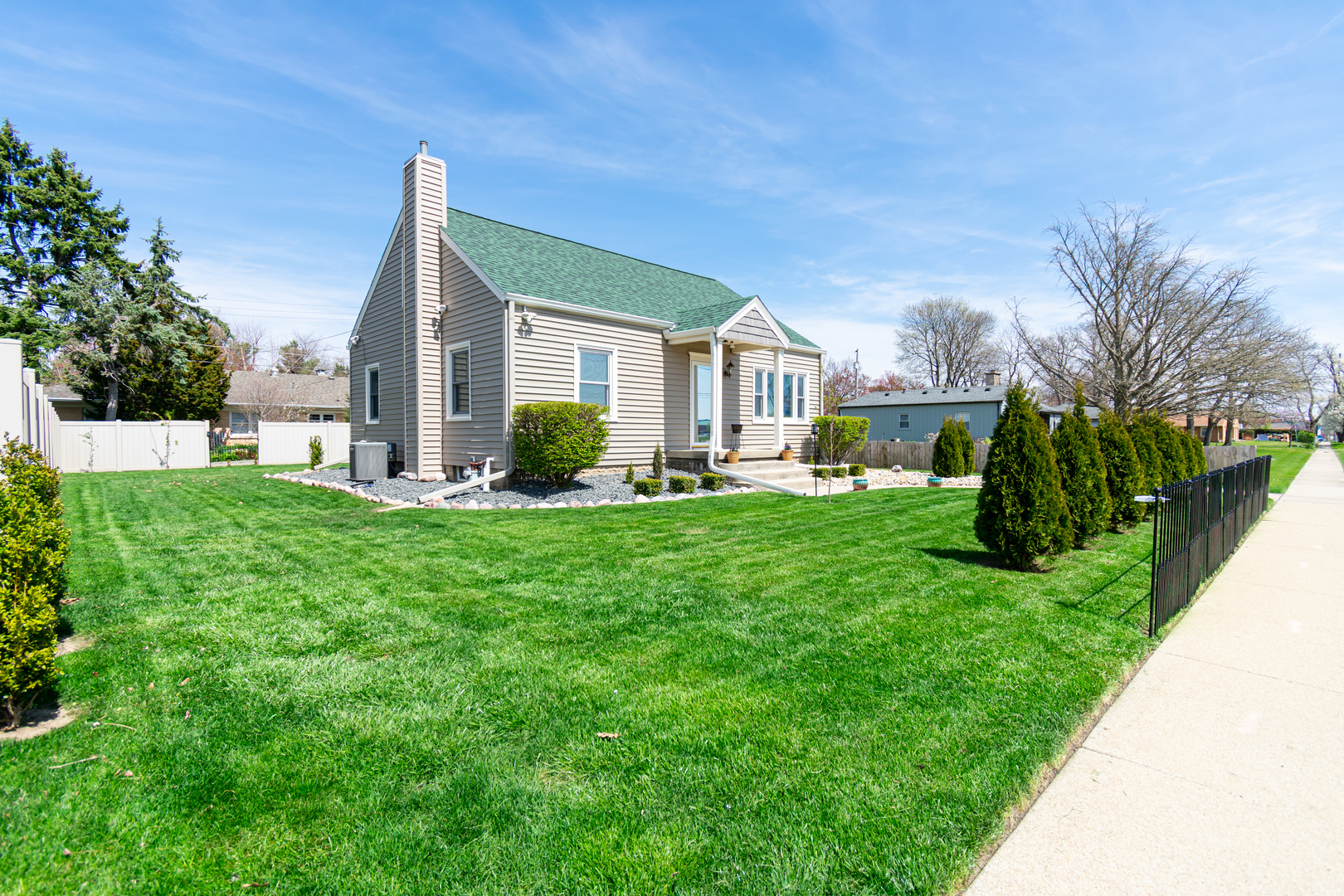 2110 E Oakland Avenue, Bloomington, IL 61701