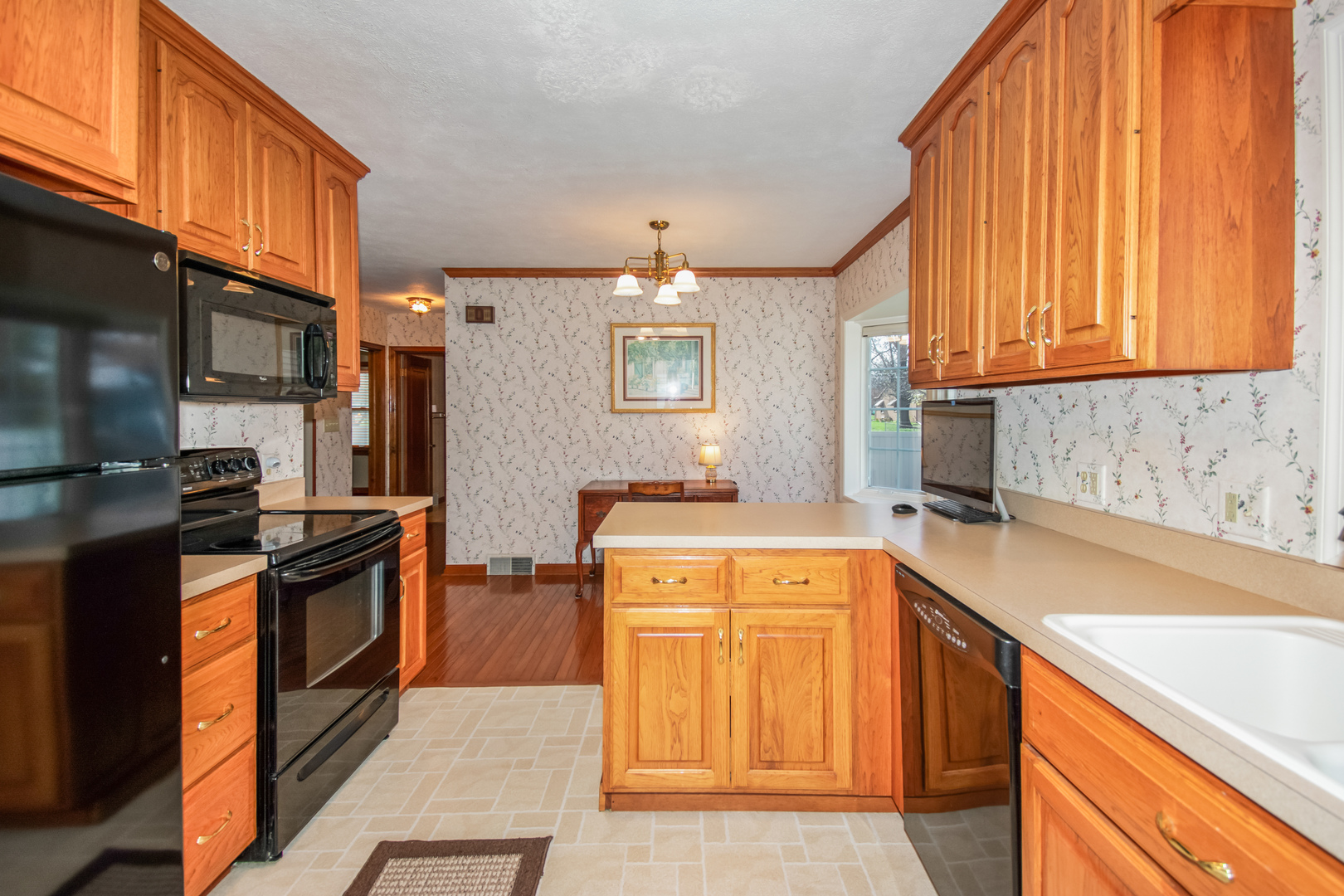 2110 E Oakland Avenue, Bloomington, IL 61701