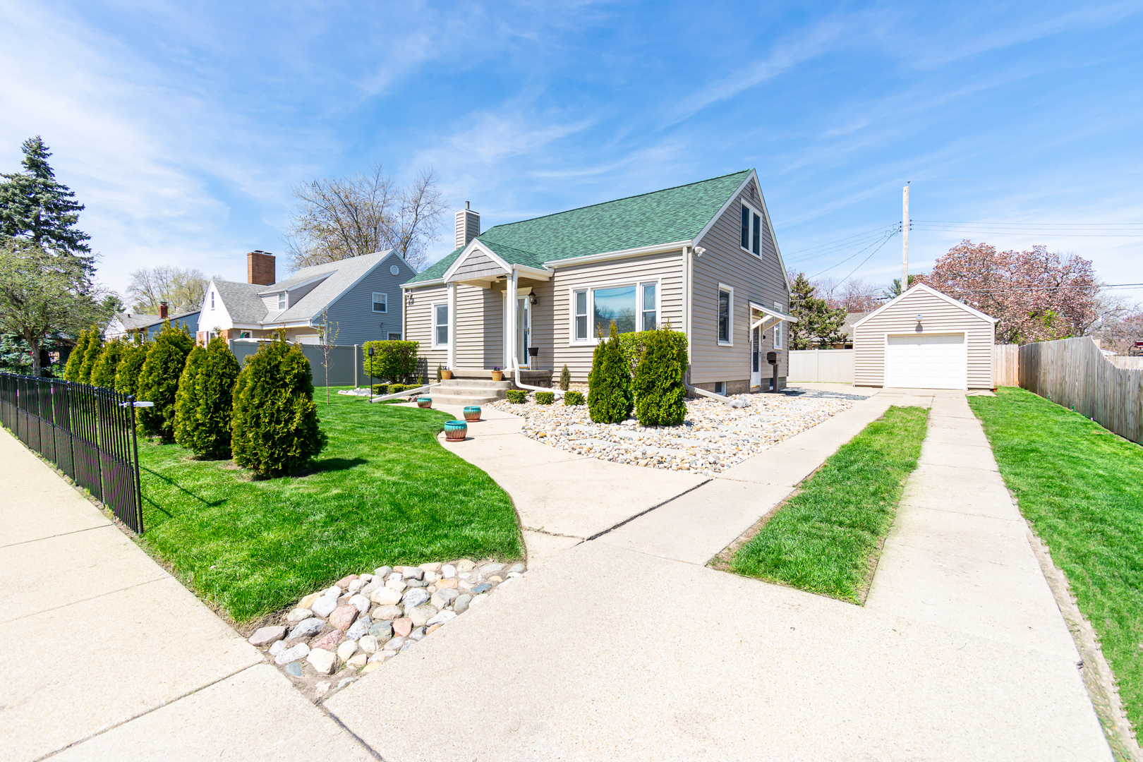 2110 E Oakland Avenue, Bloomington, IL 61701