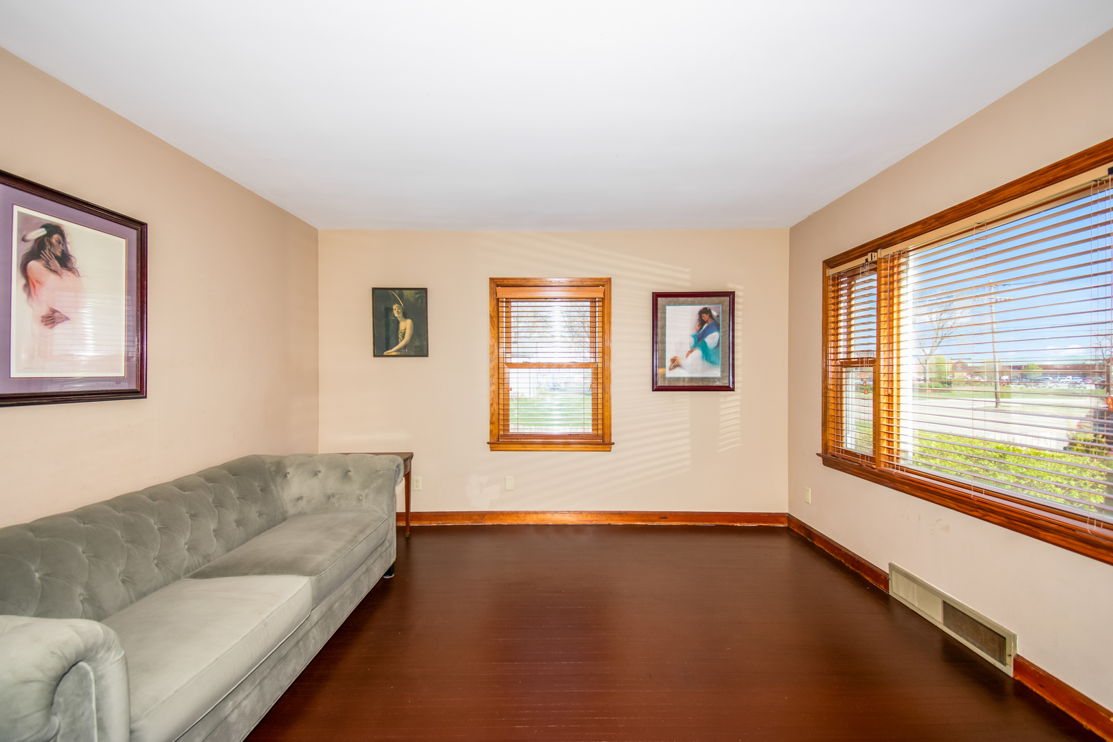 2110 E Oakland Avenue, Bloomington, IL 61701