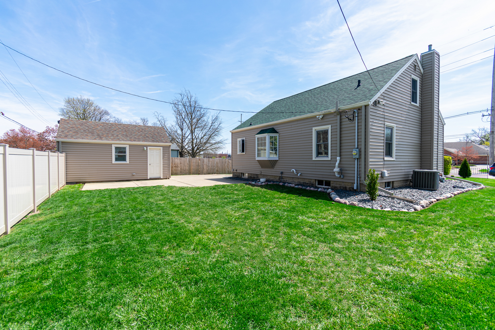 2110 E Oakland Avenue, Bloomington, IL 61701