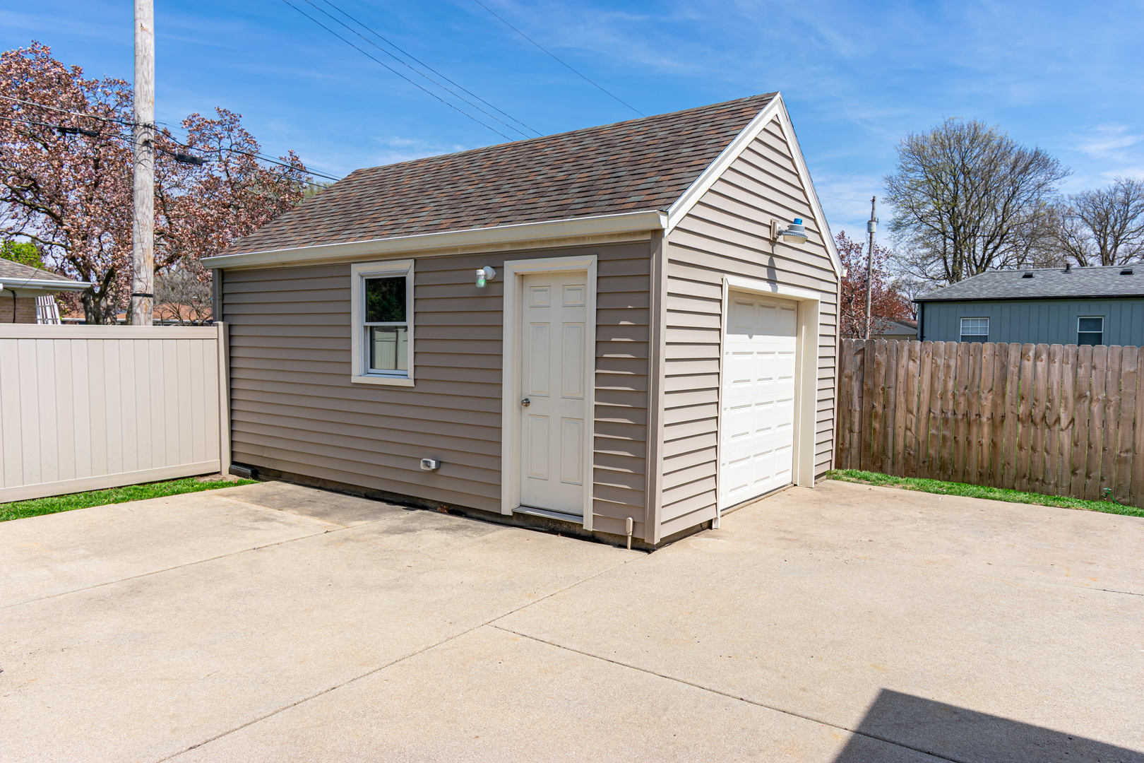 2110 E Oakland Avenue, Bloomington, IL 61701