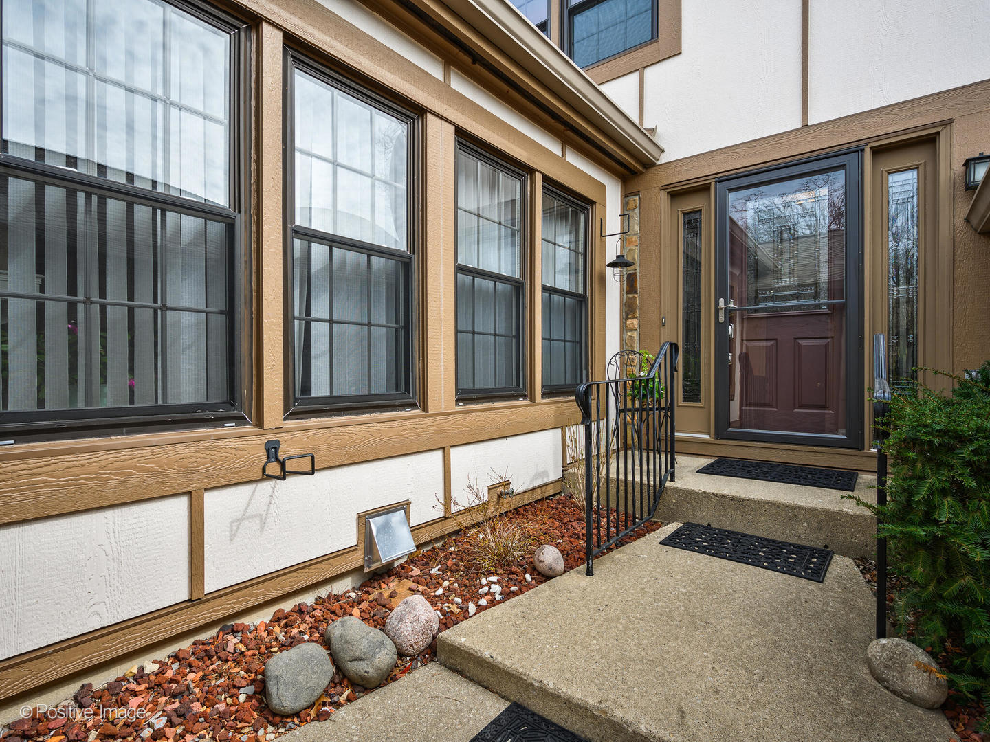 1327 Shagbark Lane, Wheaton, IL 60187