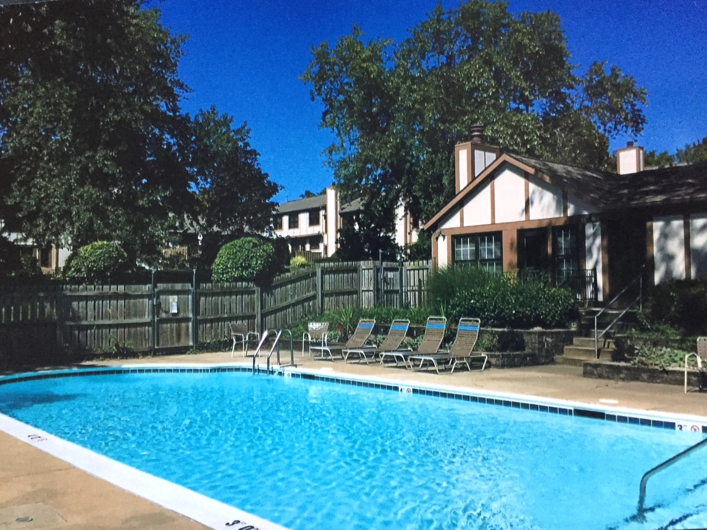 1327 Shagbark Lane, Wheaton, IL 60187