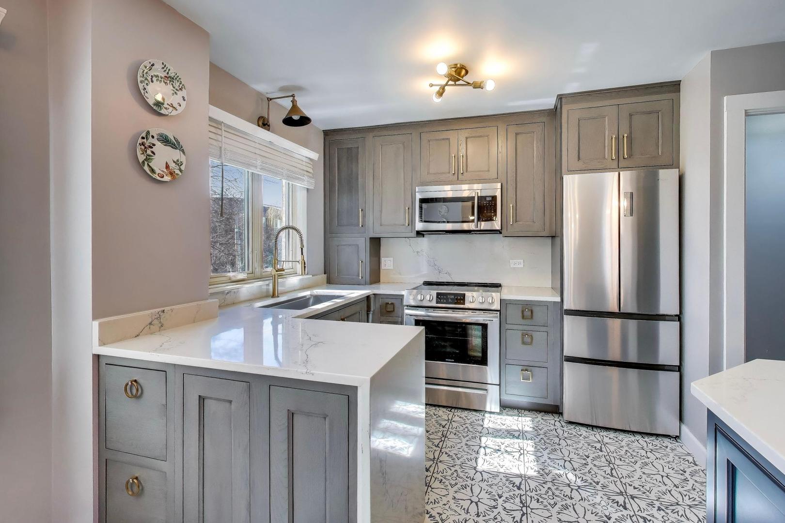 2460 W Talcott Road #219, Park Ridge, IL 60068