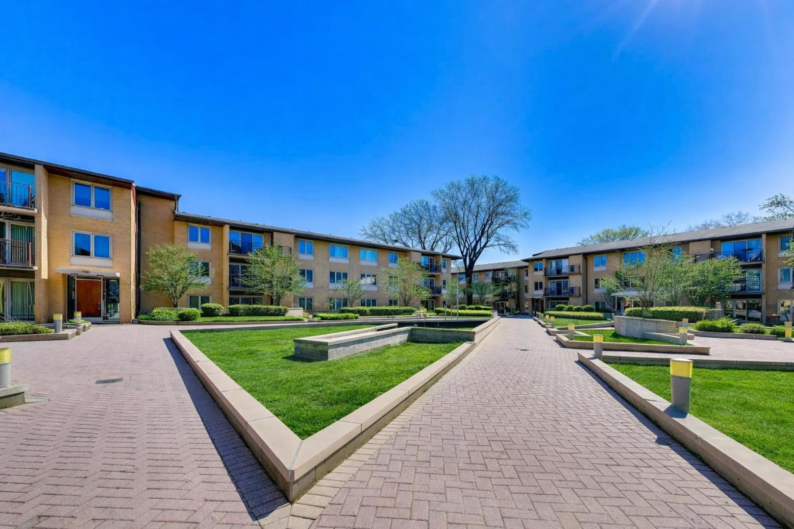 2460 W Talcott Road #219, Park Ridge, IL 60068