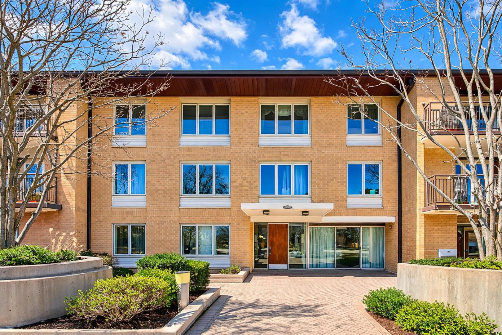2460 W Talcott Road #219, Park Ridge, IL 60068