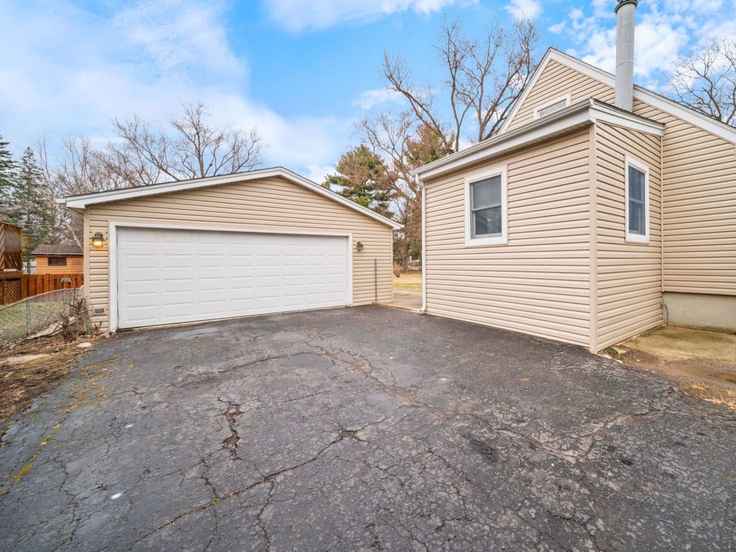 28W686 Townline Road, Warrenville, IL 60555