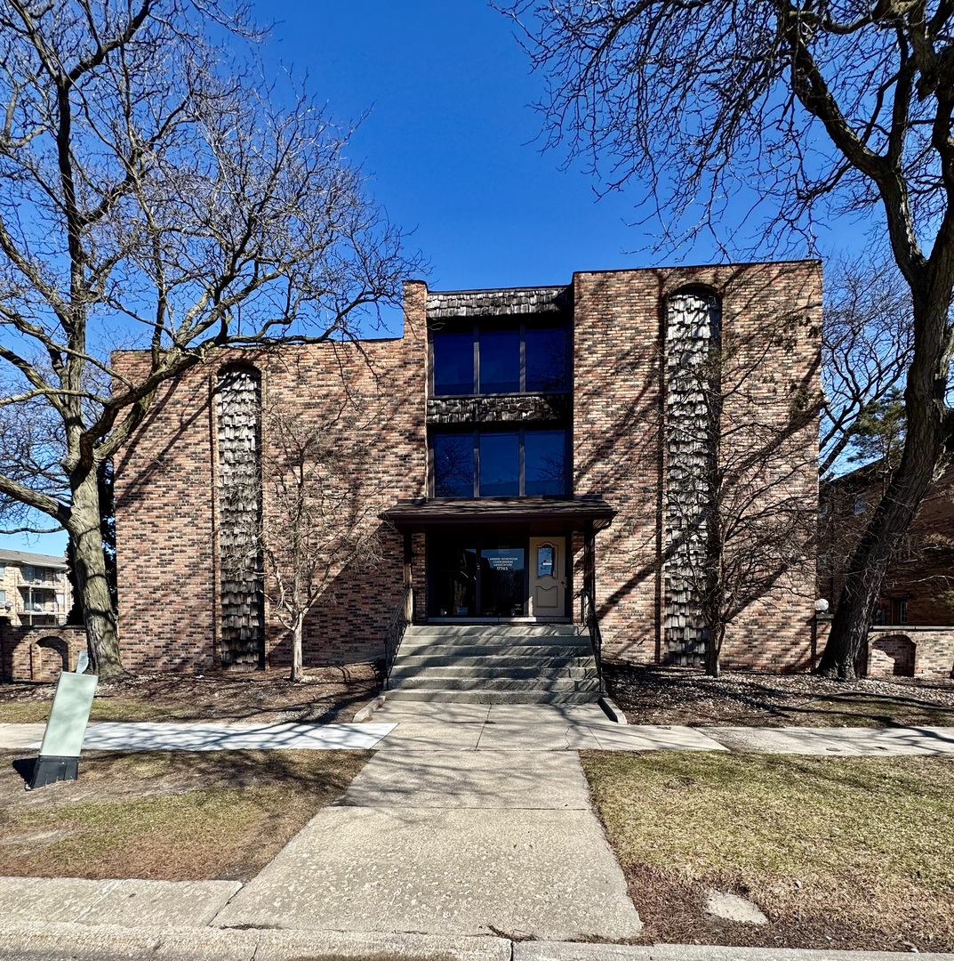 17745 Rosewood Drive #2A, Lansing, IL 60438