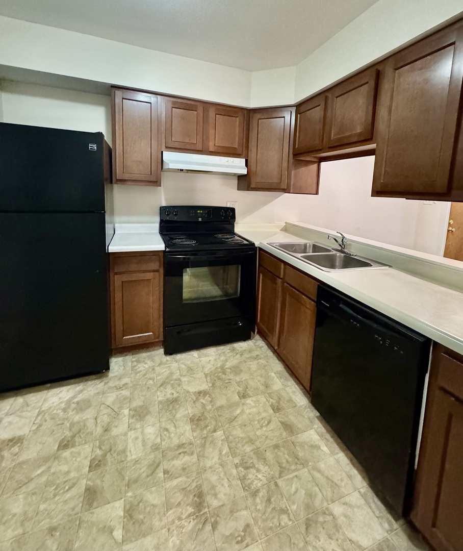 17745 Rosewood Drive #2A, Lansing, IL 60438