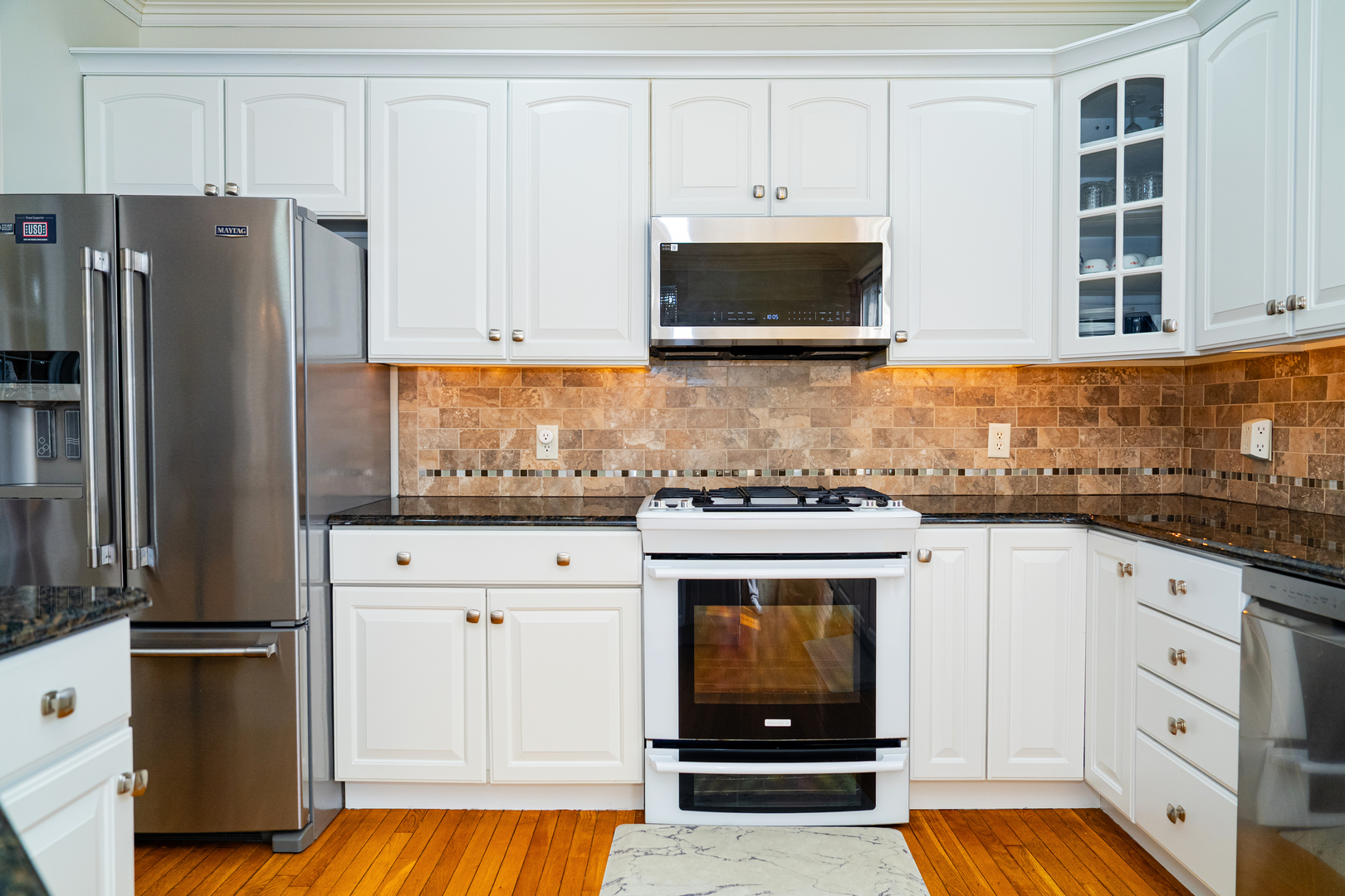 15 Greythorne Circle, Bloomington, IL 61704