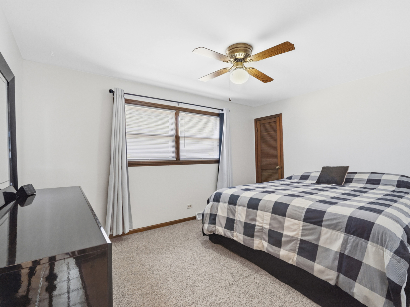 14542 S Campbell Avenue, Posen, IL 60469