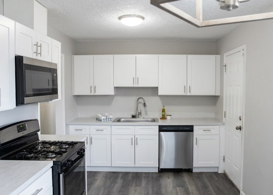 299 Beacon Boulevard, Chicago Heights, IL 60411